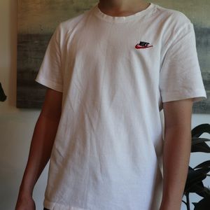 White Nike t-shirt